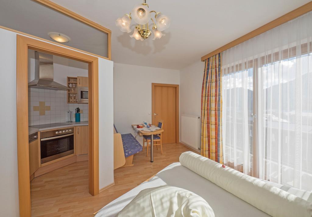 Hotel Haus Schluder - Familie Stanitzer Weissensee Habitación foto