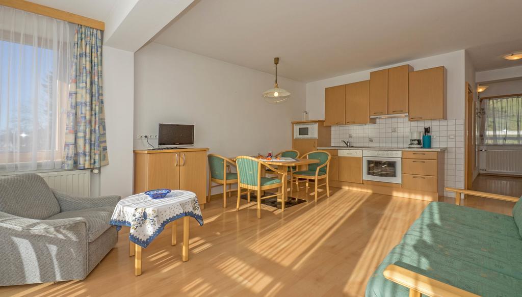 Hotel Haus Schluder - Familie Stanitzer Weissensee Habitación foto